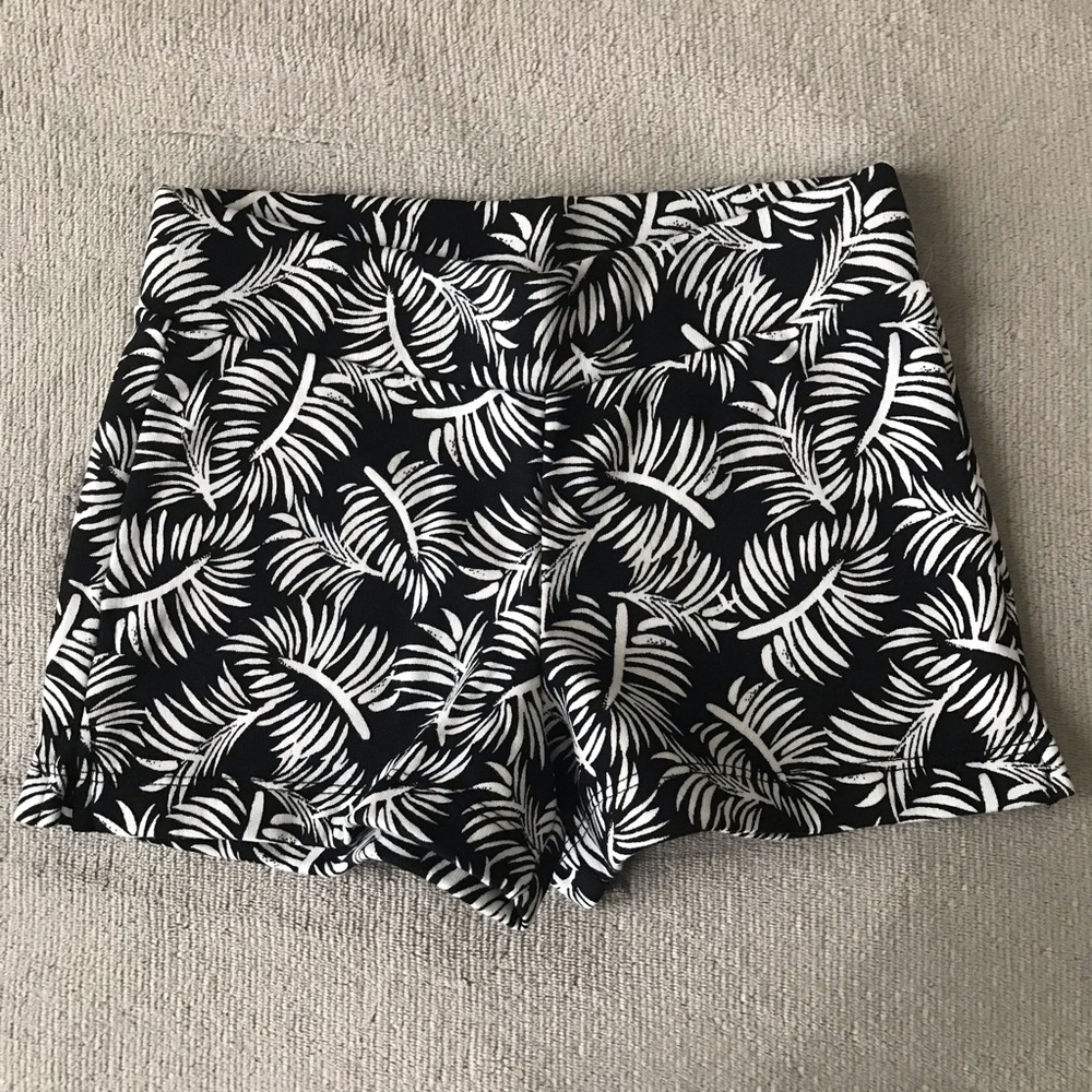 OLD NAVY Shorts Black & White Palm Girl Gap - Picture 2 of 7